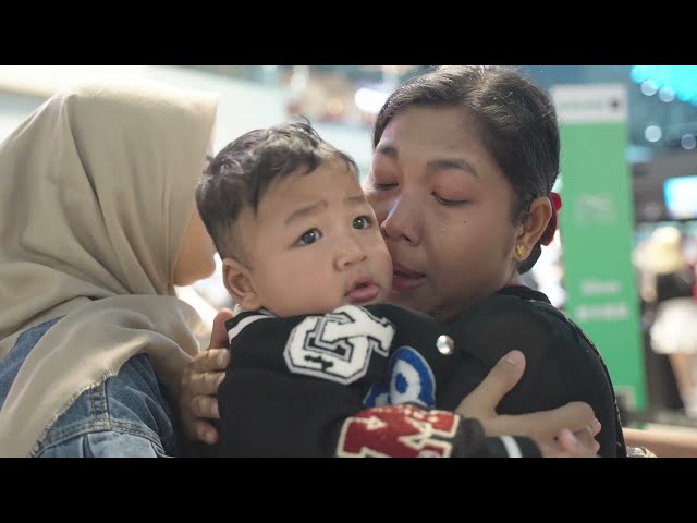 《飛機飛過的時候》When the Plane Passes By